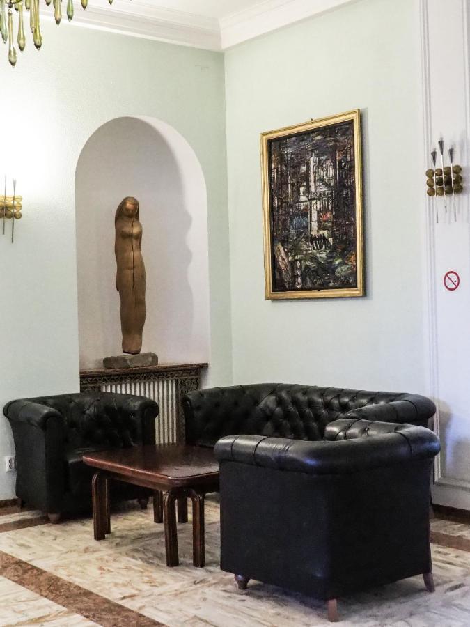 Hotel Triumf Βουκουρέστι Εξωτερικό φωτογραφία