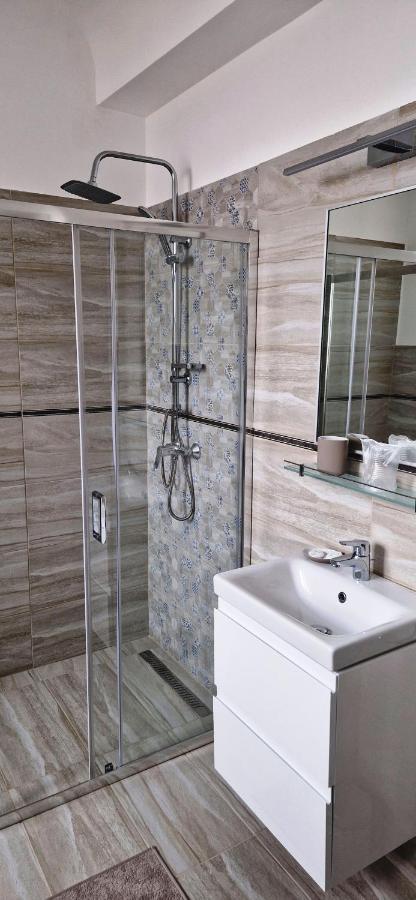 Hotel Triumf Βουκουρέστι Εξωτερικό φωτογραφία