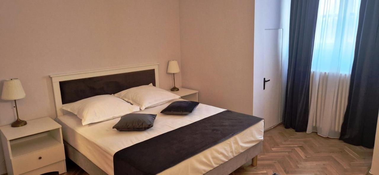Hotel Triumf Βουκουρέστι Εξωτερικό φωτογραφία